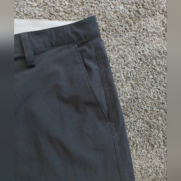 Tori Richard Short Gray Tradewind Technology Performance Stretch 36 - Picture 3 of 6